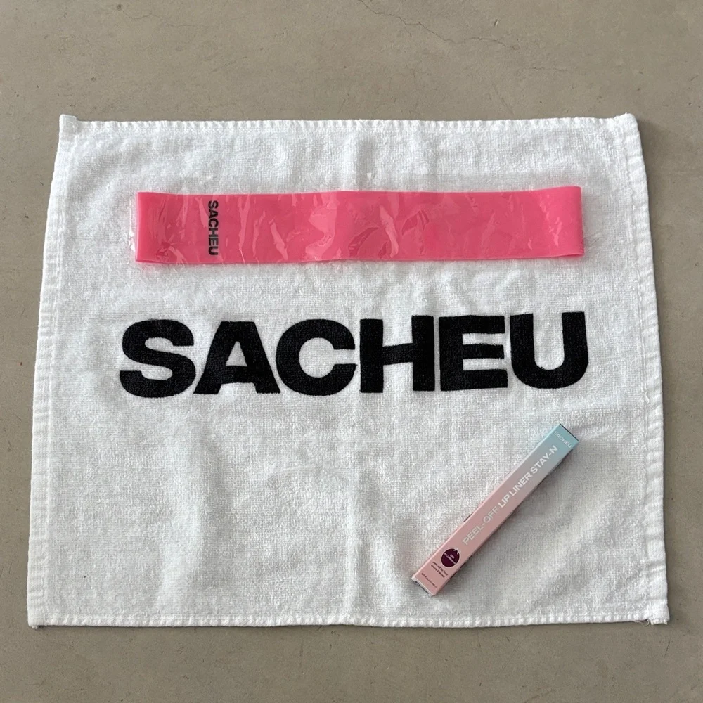 New Sacheu Bundle: Peel Off Stay-N Lip Liner, Sacheu resistance band & towel